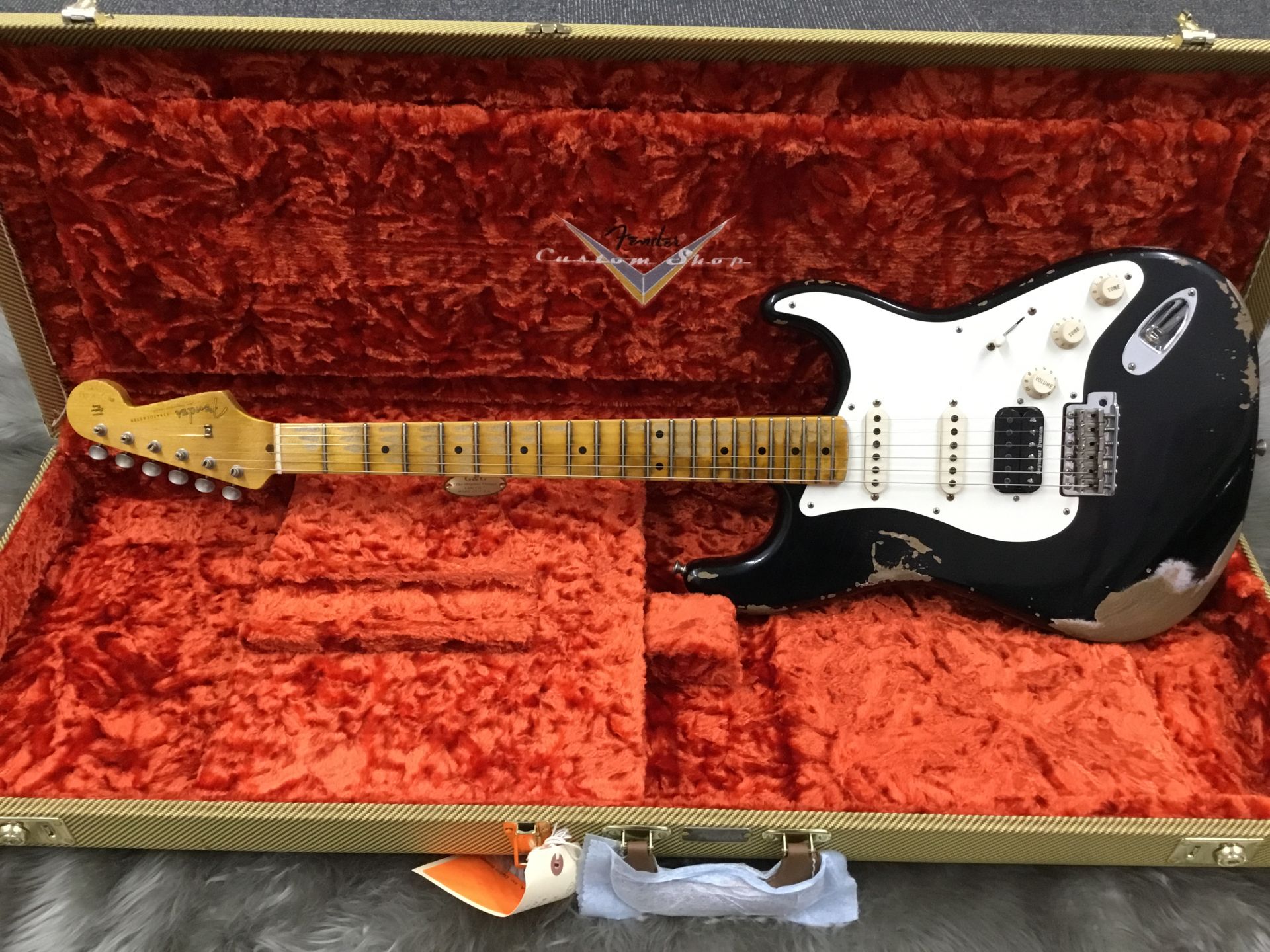 【動画あり】FenderCustomShopのストラトとDonGroshの音色をクリスマスソングでお届けします！