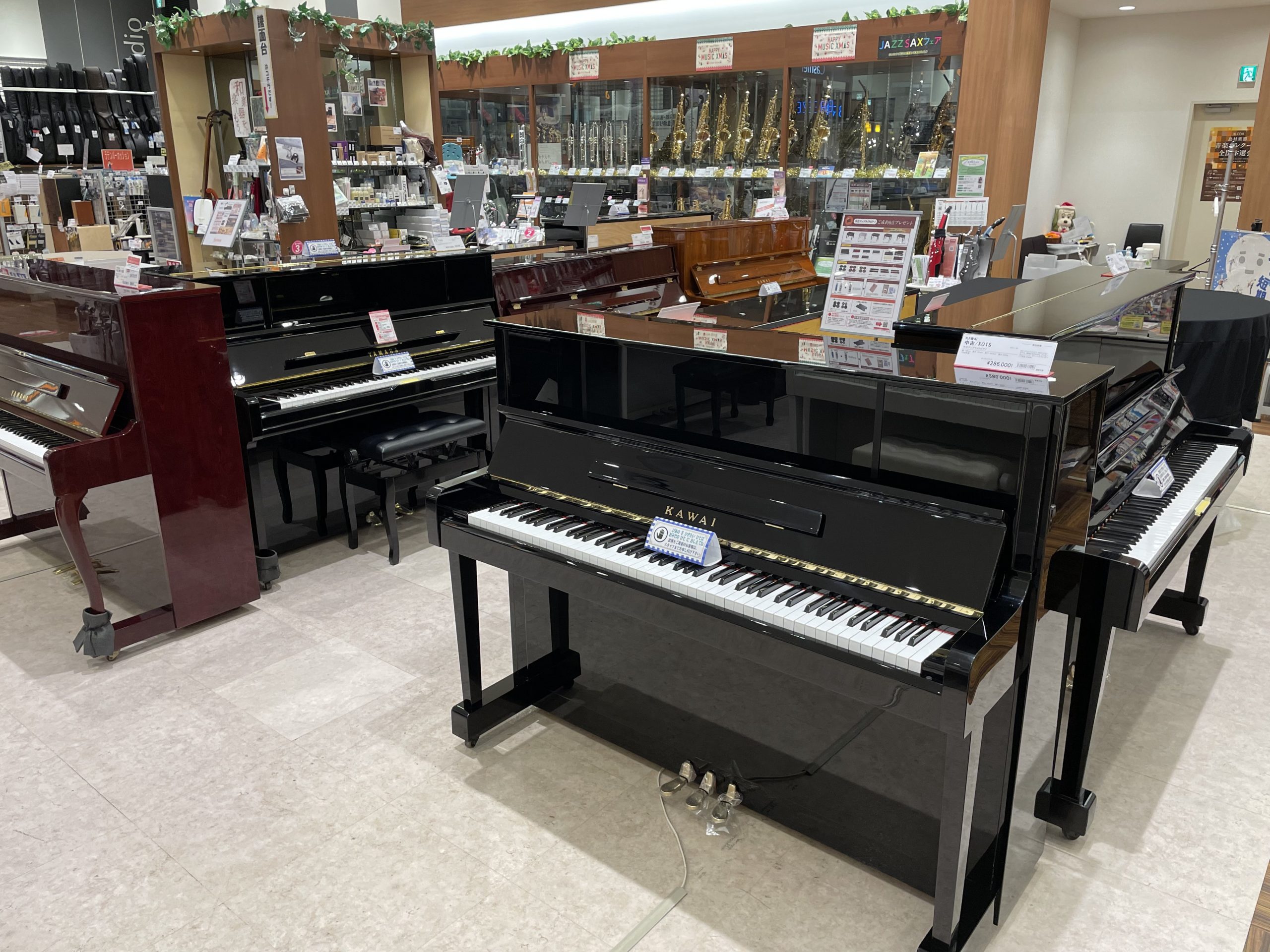 島村楽器イオンモール名取店ピアノ担当の[!伊藤(いとう)!]です。]] 当店では、ピアノのレッスンにかかせないアコースティックピアノ（アップライトピアノやグランドピアノ）を、中古から新品まで多数展示中です！]]電子ピアノと比較しながら、国内外各種メーカーの特色を比べながら、じっくりお選び頂けます。] […]