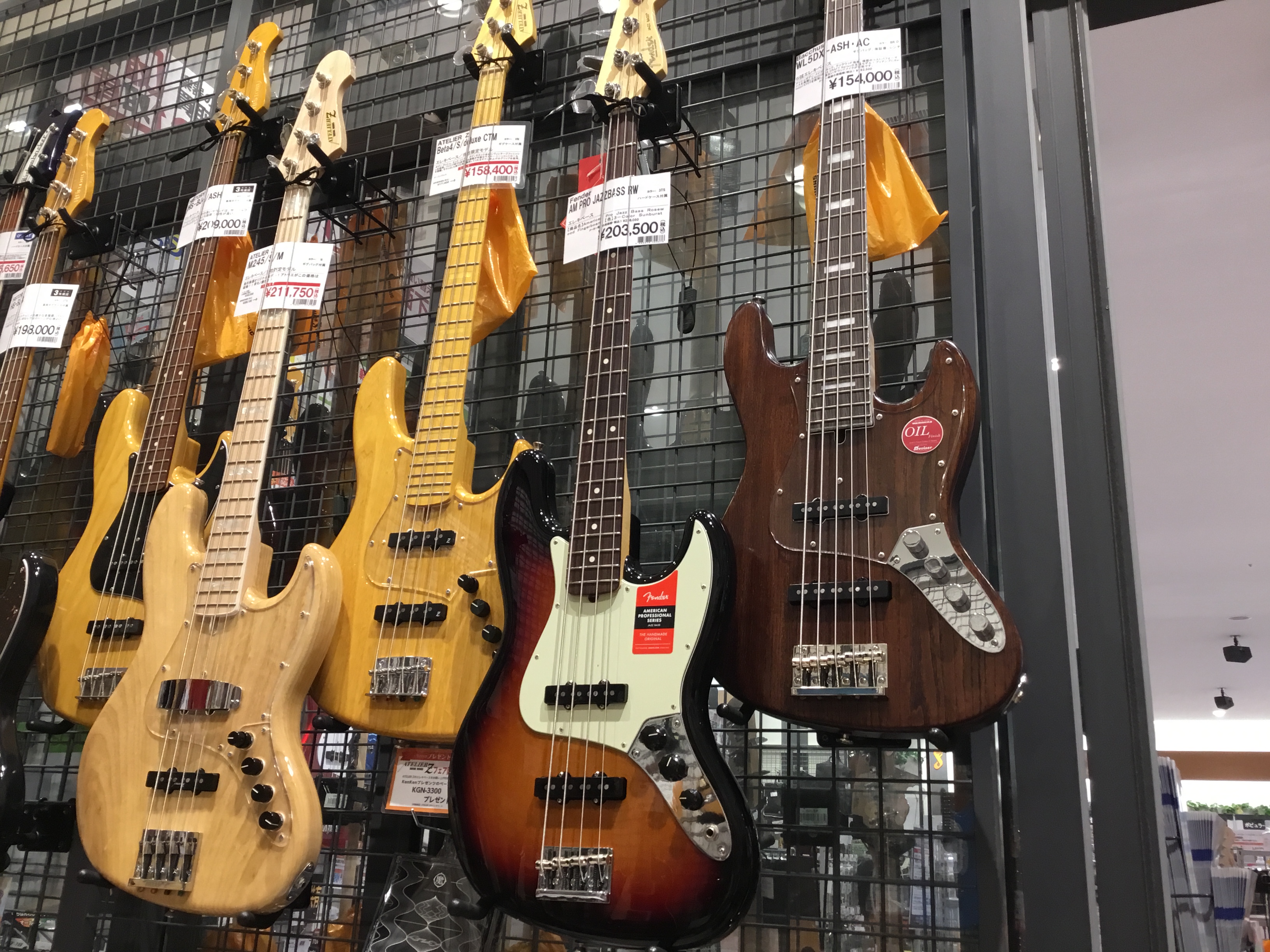 【ベース入荷情報】FenderUSA American Pro Jazz Bass RW入荷致しました！