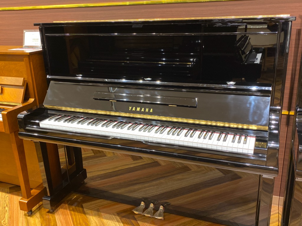 例えば中古アップライトピアノをイオンカードで11月1日～3日に購入すると、、、YAMAHA・中古U30A