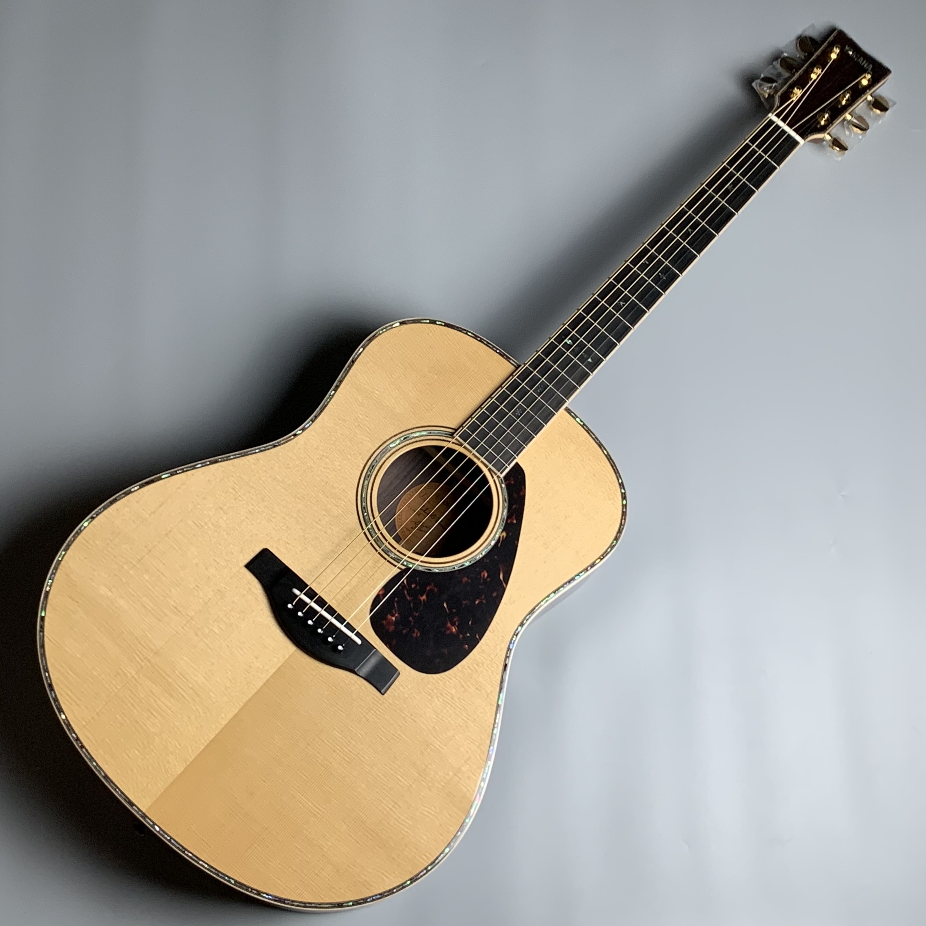 アコースティックギターLL56 Custom ARE