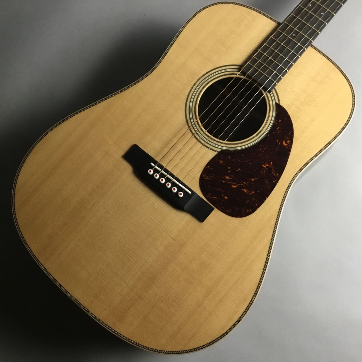 アコースティックギターD-28 Modern Deluxe