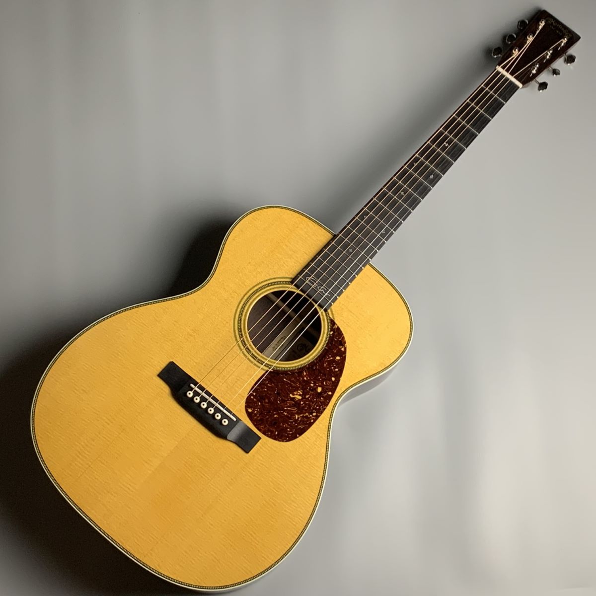 アコースティックギター000-28EC【展示品限り大特価】