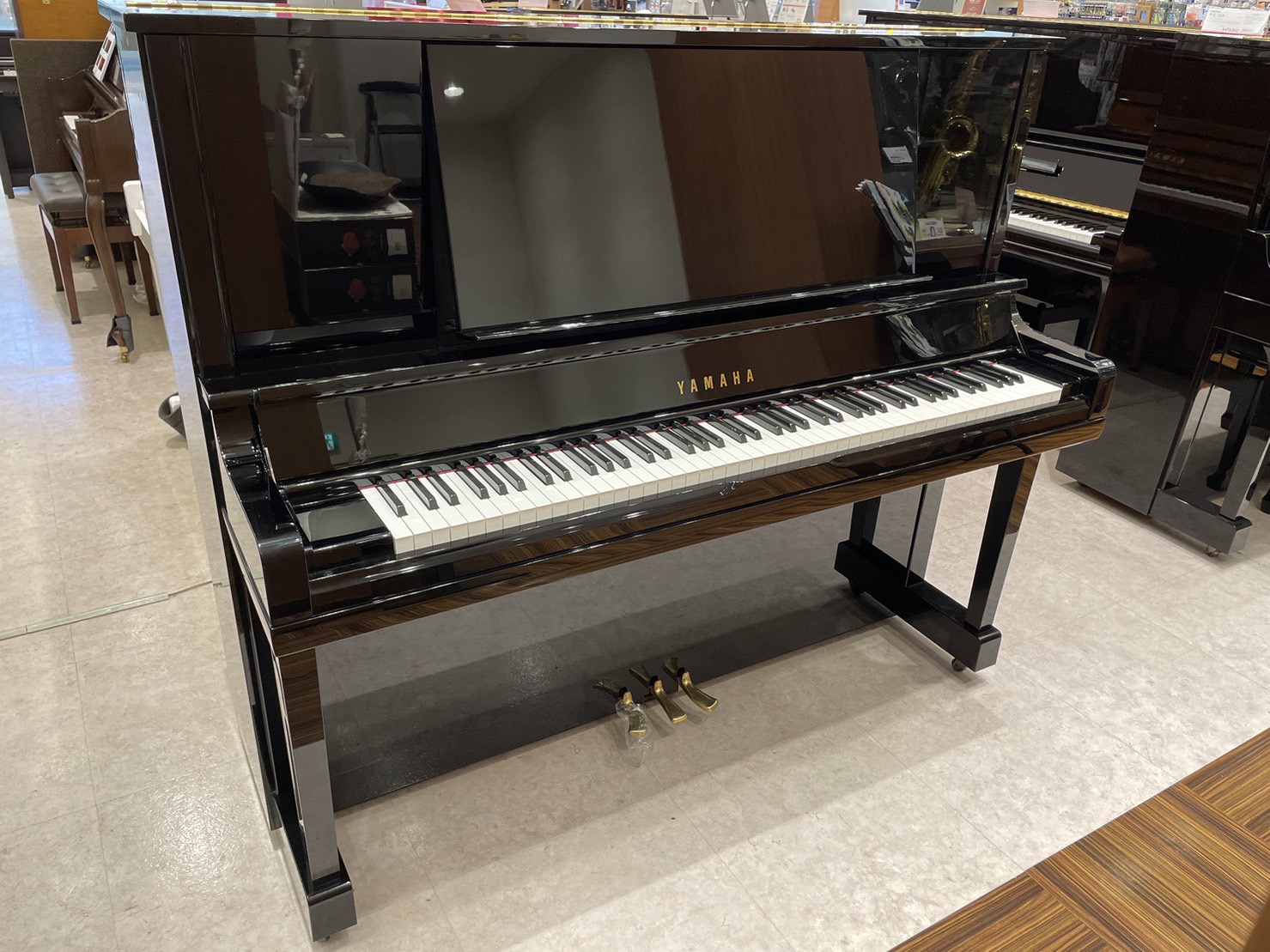 1989年製中古アップライトピアノYAMAHA　UX30BL