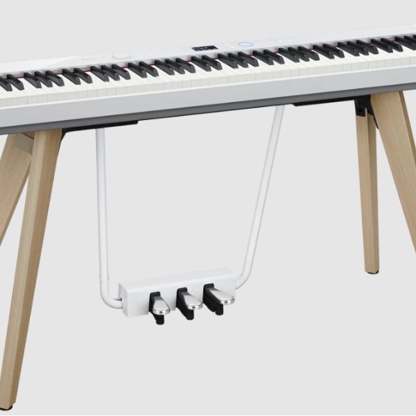 PX-S7000WH<br />
￥253,000<br />
展示品限定プライス\227,700！<br />
趣味でピアノを弾く方にオススメのスタイリッシュモデル。部屋の真ん中に置いても絵になる美しい電子ピアノ。<br />
特典：ヘッドホン(ATH-EP300S2)