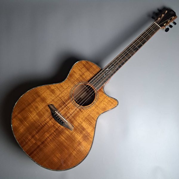 Rainbow Gc-KK<br />
￥908,600(税込)<br />
渾身のFurch（フォルヒ）名取店オーダーモデル！オールハワイアンコアの激レアギター！