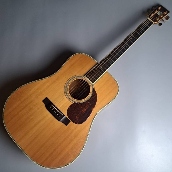 K.Yairi（ケーヤイリ）・【中古】YW-1000 CTM<br />
￥288,000（税込）<br />
個人オーダーのサイドバックマホガニー単板YW-1000CTM！矢入社長のサイン入りの激レアギター！世界で1本！