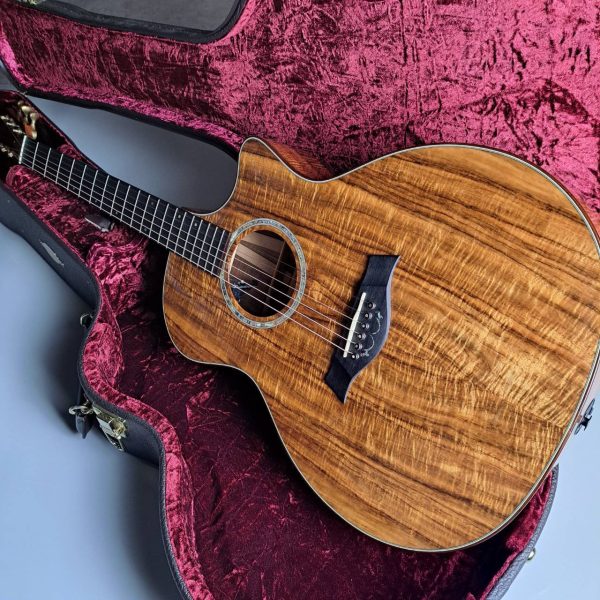 Taylor 【中古】Custom15 GAce-KK ES1 <br />
￥458,000<br />
オールハワイアンコアボディのショップオーダーモデル！美しい杢目お見逃しなく！！
