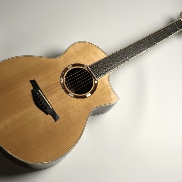 tupli fifieカスタムオーダー【傷あり特価】<br />
<br />
通常販売価格￥471,460(税込)<br />
→特価価格￥377,168(税込)<br />
<br />
宮城県蔵王町に工房を構える南部暁生氏によるブランド「tupli」の至高の完全ハンドメイドギター！628mmスケールの小さなボディサイズで非常に抱えやすく、女性でもなじみやすいフォルム。塗装やロッド等へのこだわりで、長時間でも疲れにくい軽さと、ためらいのない素直な音抜けを実現しています！