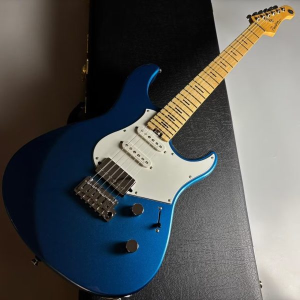 YAMAHA・PACP12M SB<br />
￥295,350（税込）<br />
現在受注停止となっているメイドインジャパンのパシフィカ！皆さん、ここにあります！！欲しい方必見！