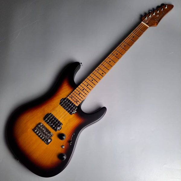 Ibanez・AZ2402<br />
通常税込販売価格￥264,000→アウトレット税込価格￥218,000<br />
ボディ下部に塗装割れあるため1本限りの大特価！