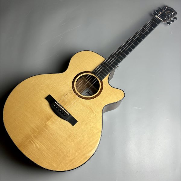 Headway HSJ-5085SE<br />
洗練されたデザインが魅力！ソロギターにもおすすめなモデル。抱えやすいボディシェイプながらも、深胴＆ロング・スケールで、ボリュームと演奏性のバランスも良し！<br />
税込販売価格￥88,000