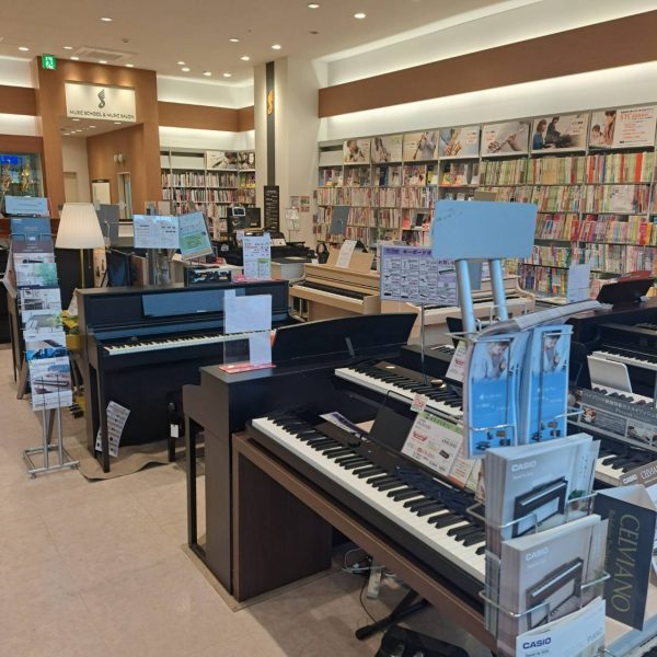 楽譜も揃っています！憧れの曲に挑戦してみてはいかがですか？