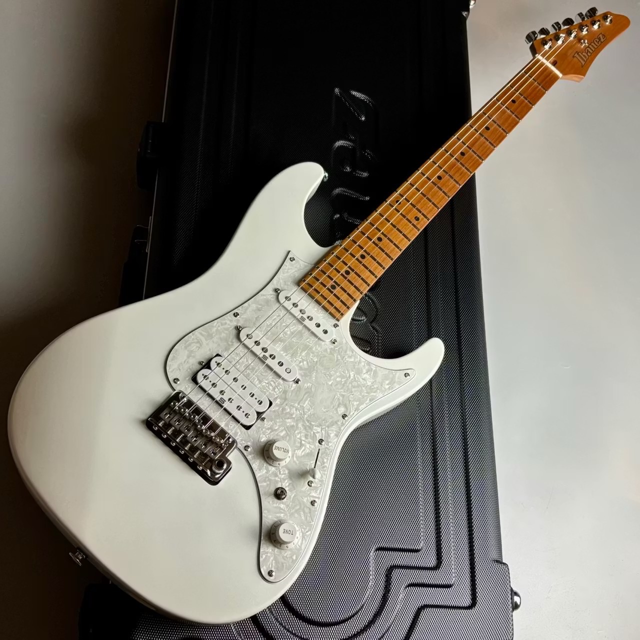 エレキギターAZ2204 Pearl White【スポット生産モデル】