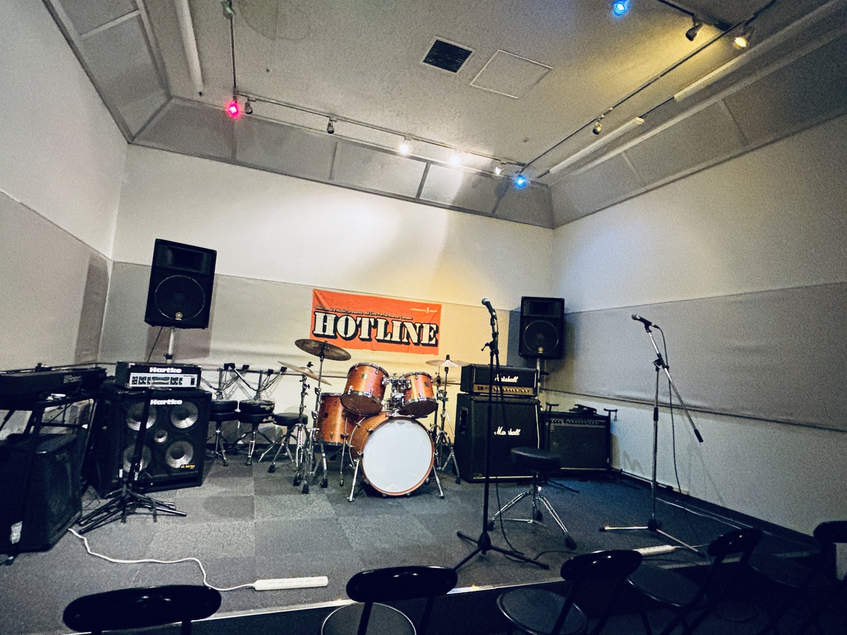 CONTENTS第一回HOTLINE2025-2026ご参加ありがとうございました！オープニングアクト　TSUYOSHI一番手　YAMAHA L-10さん二番手　gakuさん無事に第一回開催終了！次回開催のお知らせ第一回HOTLINE2025-2026ご参加ありがとうございました！ こんにちは！ 今 […]