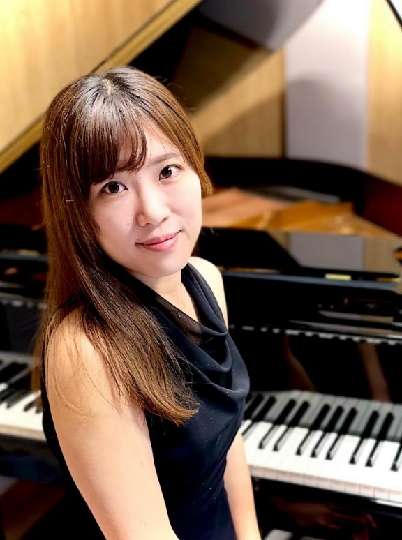 柴田詩織（しばたしおり）担当曜日:木曜日 ◆ピアノを始めたきっかけは何ですか？ 母親がエレクトーンの先生だったのもあり自然に‥気付いたら始めていました（笑） ◆ ピアノの魅力を教えてください。 様々な楽器の音域を奏でることができるところです。連弾や他の楽器と合奏を楽しむこともできる魅力的な楽器だと思 [&hellip;]