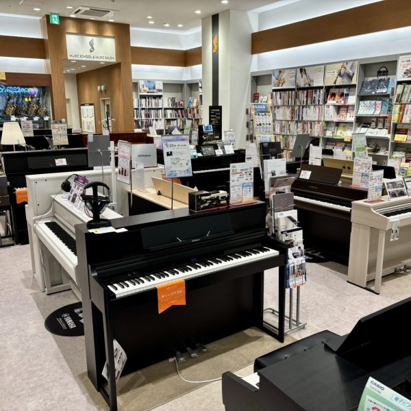 各メーカーの電子ピアノをお試しいただけます！メーカー、価格帯ともに充実のラインナップ！