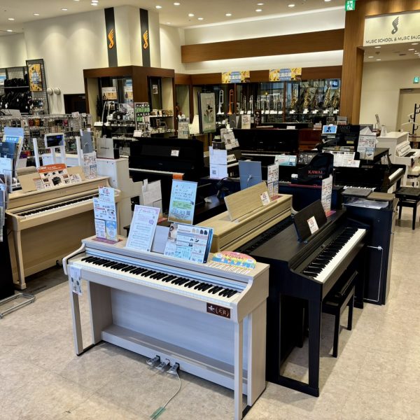 各メーカーの電子ピアノをお試しいただけます！メーカー、価格帯ともに充実のラインナップ！