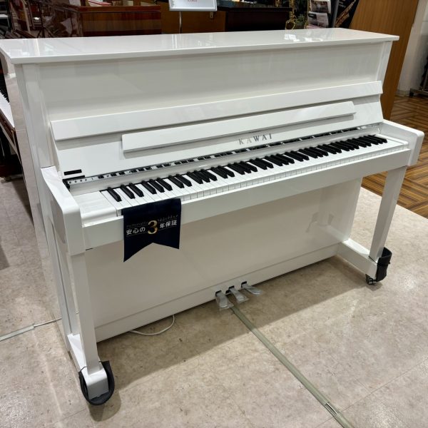 KAWAI・K-114SX WHP<br />
通常税込販売価格￥698,000(税込)→展示品アウトレット価格￥663,100(税込)<br />
生産完了のため、展示品限りの特別価格！白艶出し塗装仕上げの華やかさが際立つKAWAI×島村楽器コラボレーションモデル！世界のコンサートグランドピアノに使用されている、ロイヤルジョージ・フェルトをハンマーフェルトに採用しています。