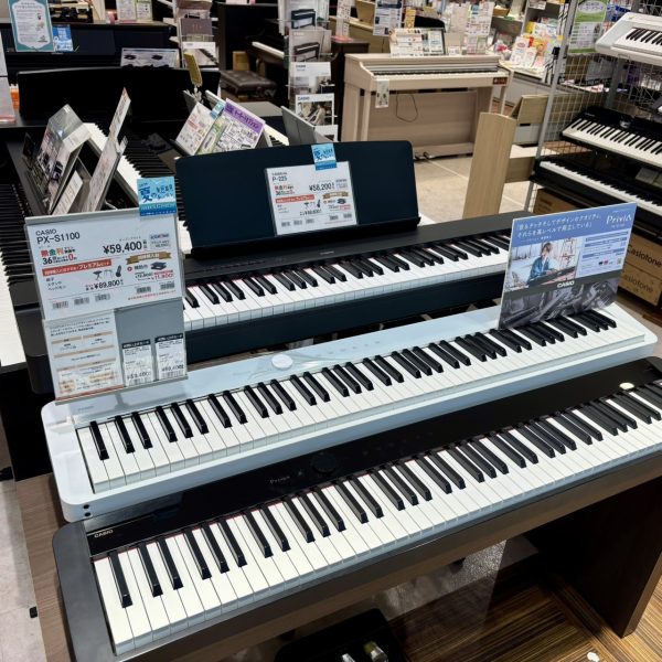 コンパクトな卓上ピアノも多数展示！