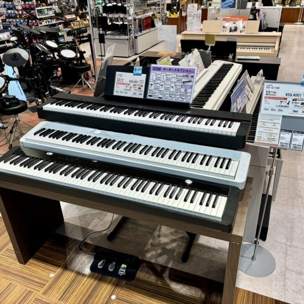コンパクトな卓上ピアノも多数展示！