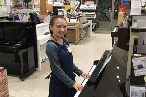 スタッフ写真 谷津
