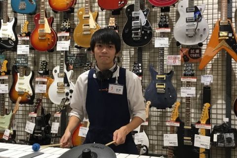 スタッフ写真 ギター、ベース、アンプ、エフェクター 宮路