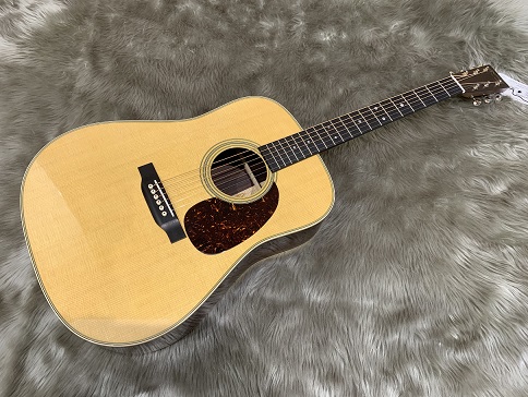 *今ならMartin D28が2本から選定できます！一生モノだからこそ、納得のいく1本を選んでください♪ 長期展示品のため照明による焼けがありますが、むしろ味が出ております！ 演奏性・音には全く問題なしです！ |*メーカー名|*型名|*販売価格]]（税込）|*コメント| |Martin|D28|[! […]