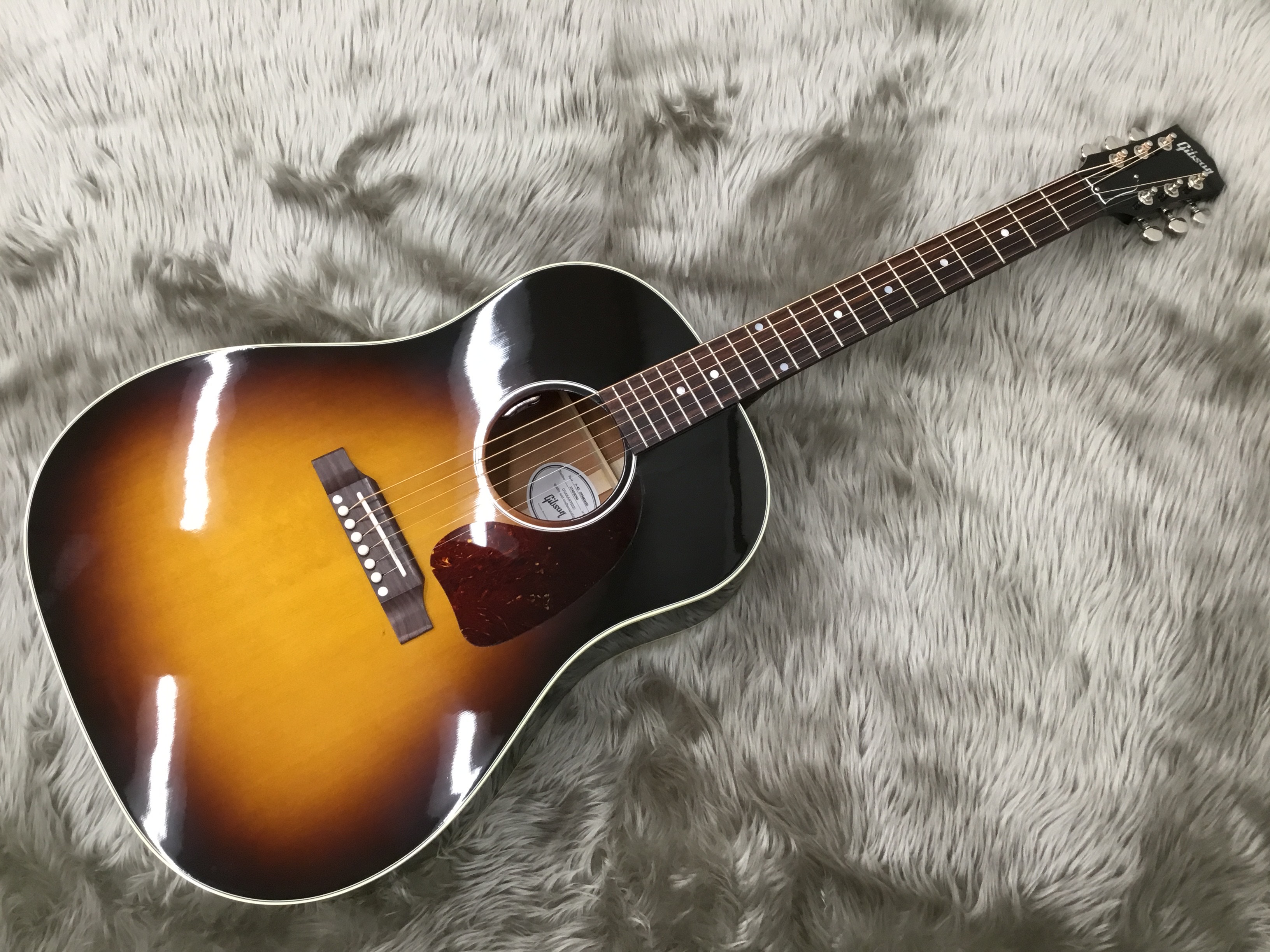 GibsonJ-45 Standard VS