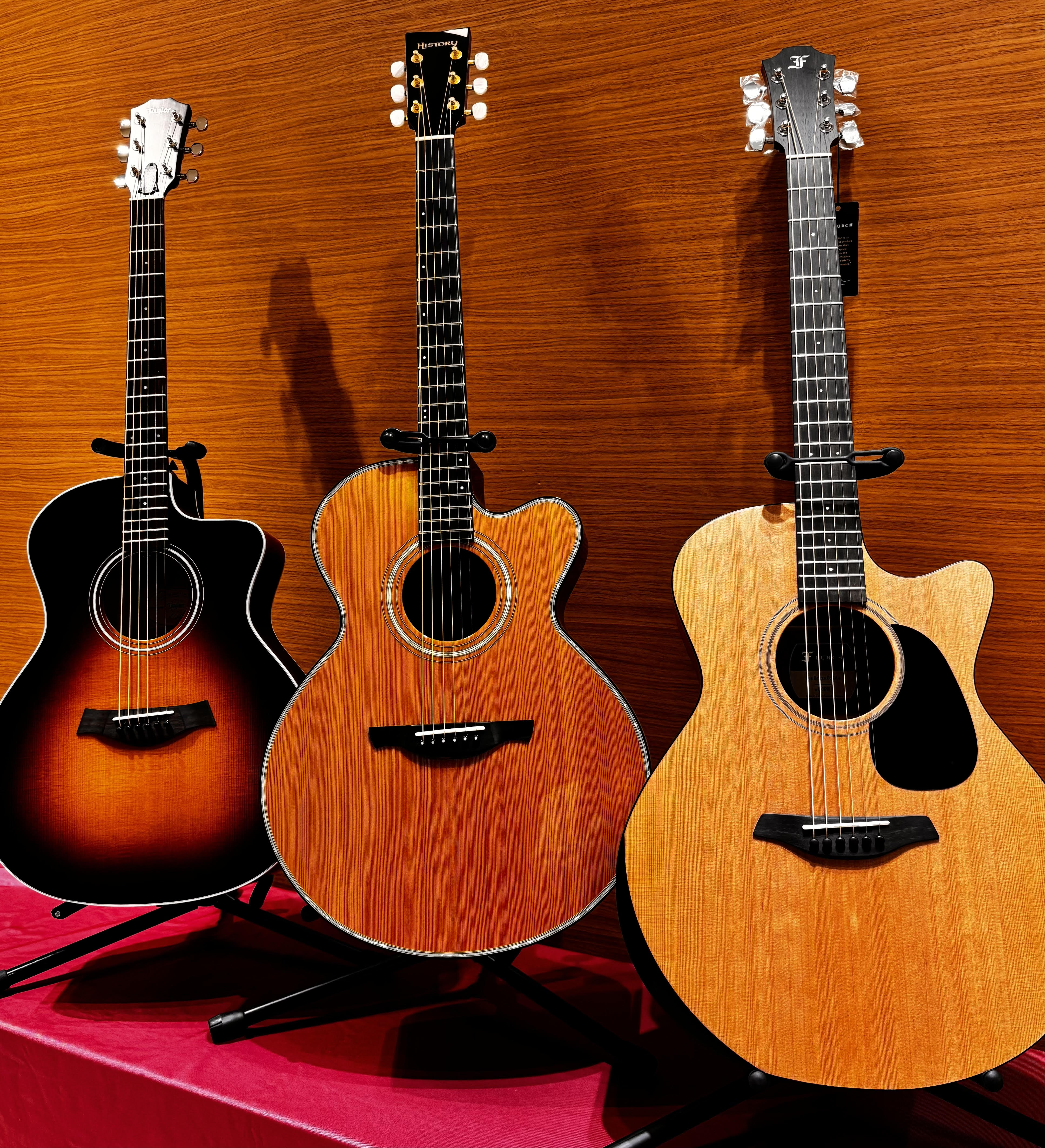 いつものコードストロークに、もう一歩踏み込んだ表現を加えてみたい。ギター1本で、メロディも伴奏も演奏してみたい。 そんなユーザー様に、当店がぜひおすすめしたいのが「フィンガースタイル（フィンガーピッキング）」です。このページでは、フィンガースタイルの魅力や、始めるときのギター選びのポイントを、分かり [&hellip;]