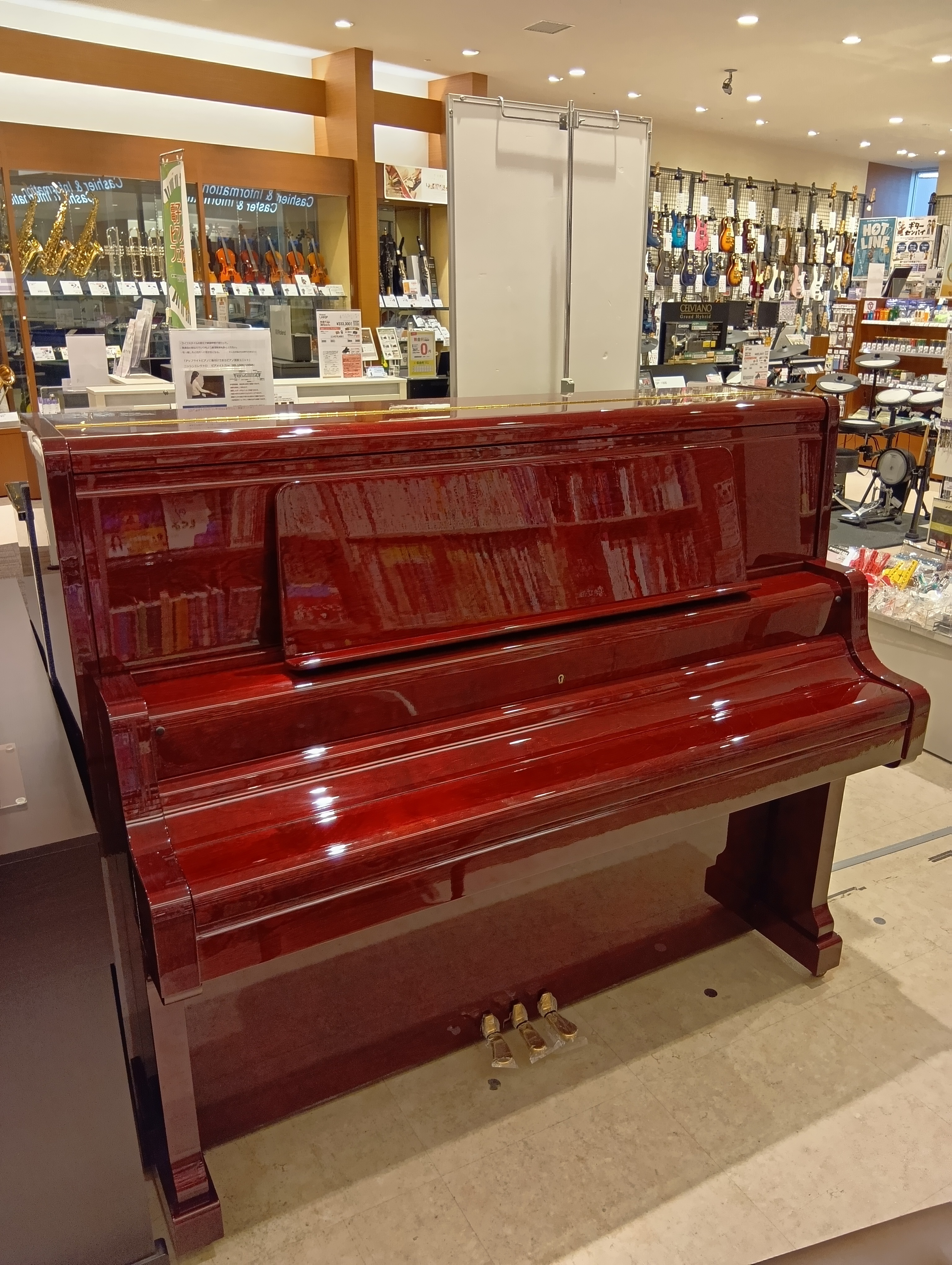 中古アップライトピアノが新たに入荷しました。ご自宅用の本格的なピアノをお探しの方におすすめの1台です。 ■ ピアノ情報 ・型番：KL32BG・価格：￥341,000（税込）・製造年：1983年製 【サイズ】・高さ：約132cm・間口（幅）：約153cm・奥行：約66cm ・重量：約260kg・製造番 [&hellip;]