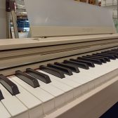 【2026年最新比較】10万円台で選ぶ後悔しない電子ピアノ。ピアノ専門スタッフが「今」おすすめしたい厳選2機種！