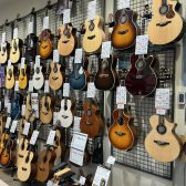 足立区ではじめてのアコースティックギター・エレキギターお探しの方♪