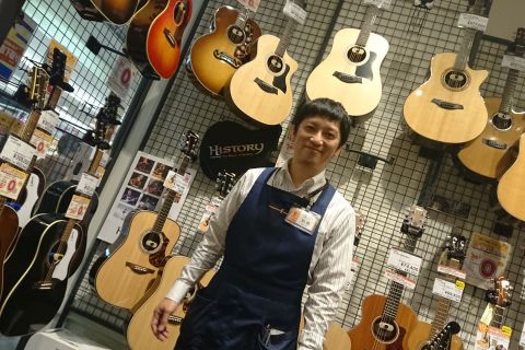 スタッフ写真 店長 畑瀬