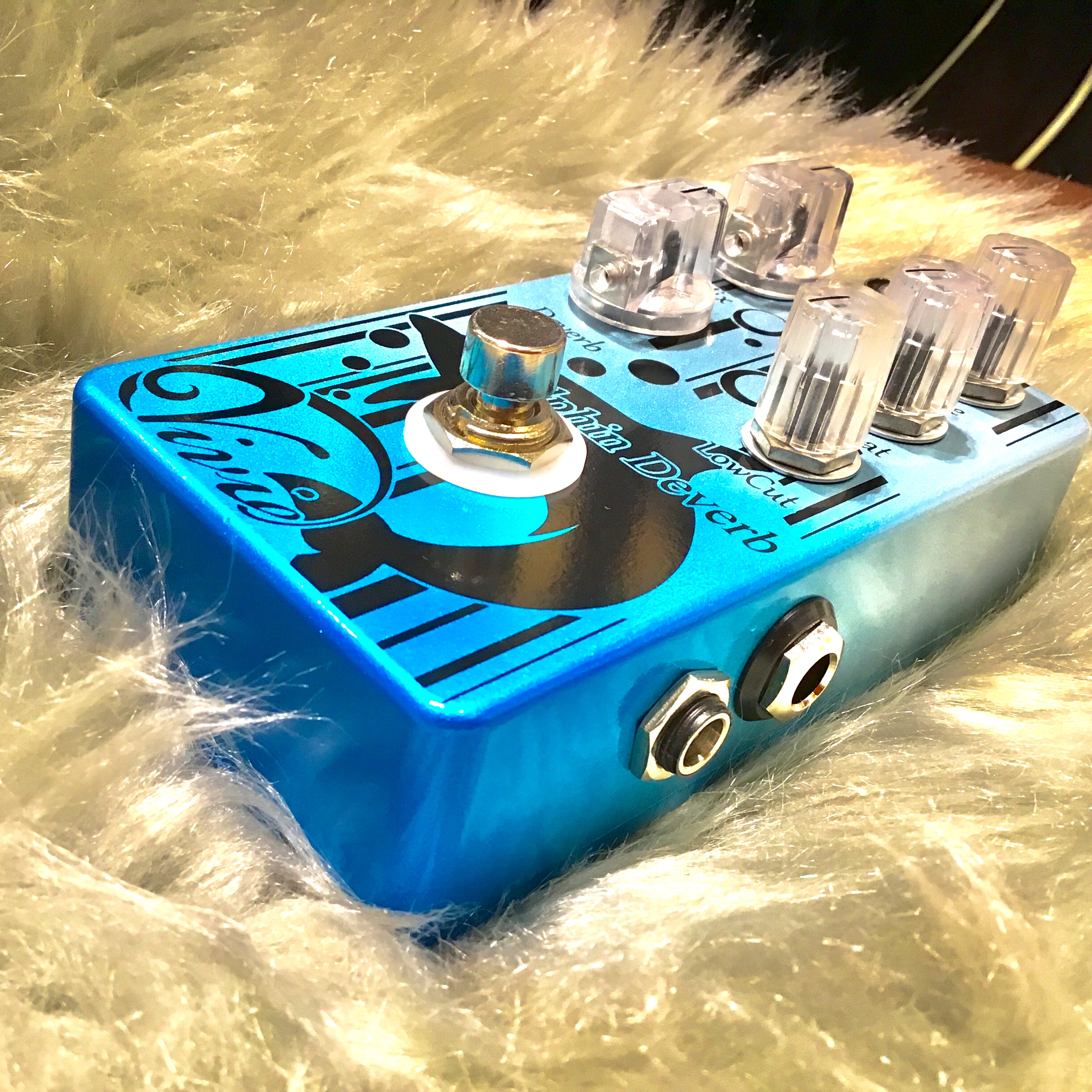 エフェクター】Vivie Dolphin Deverb【ディレイ・リバーブ】｜島村楽器 