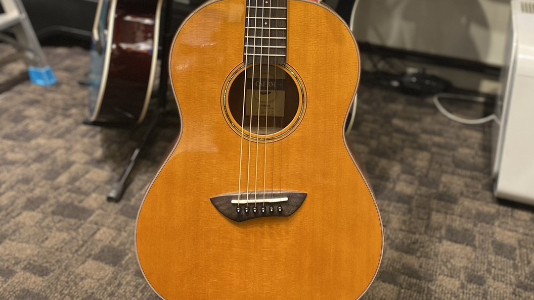 CONTENTS★YAMAHA「CSF-3MVN」★YAMAHA「CSF-3MVN」 ■その他の商品も気になる方は今すぐ直方店デジマートをチェック！ ★お問い合わせ先はこちら！ ★中古アコースティックギター在庫情報はこちら！！！ ★中古買取商材の各楽器まとめはこちら！！！ ★直方店SNSはこちら！！ […]