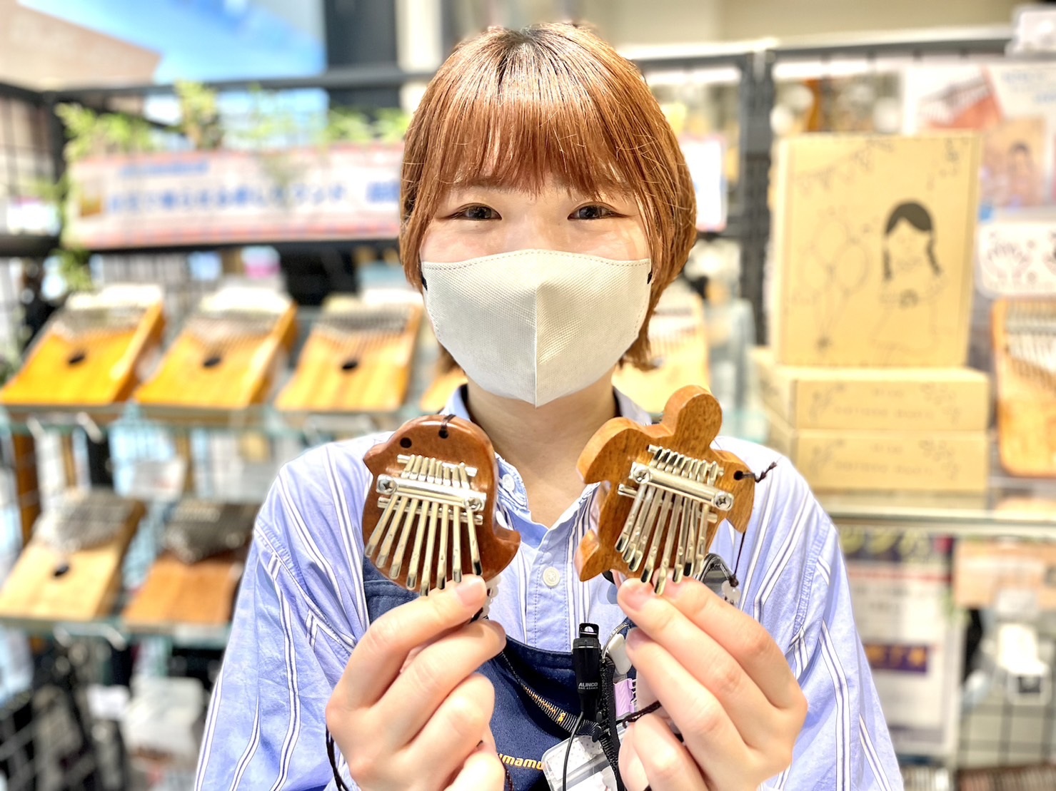 今回はカリンバは小さくて可愛い「onetone OTKLM-101」を紹介！デザインも心惹かれます、、、♡ CONTENTS★今回紹介するカリンバは・・・★YouTubeで音色が確認できます！★スペック・価格体験会定期開催中！　※要予約お問い合わせ直方店SNS★今回紹介するカリンバは・・・ カリンバ […]