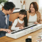 【キーボード / 近日入荷予定】「CASIO LK-330 / LK-530」登場