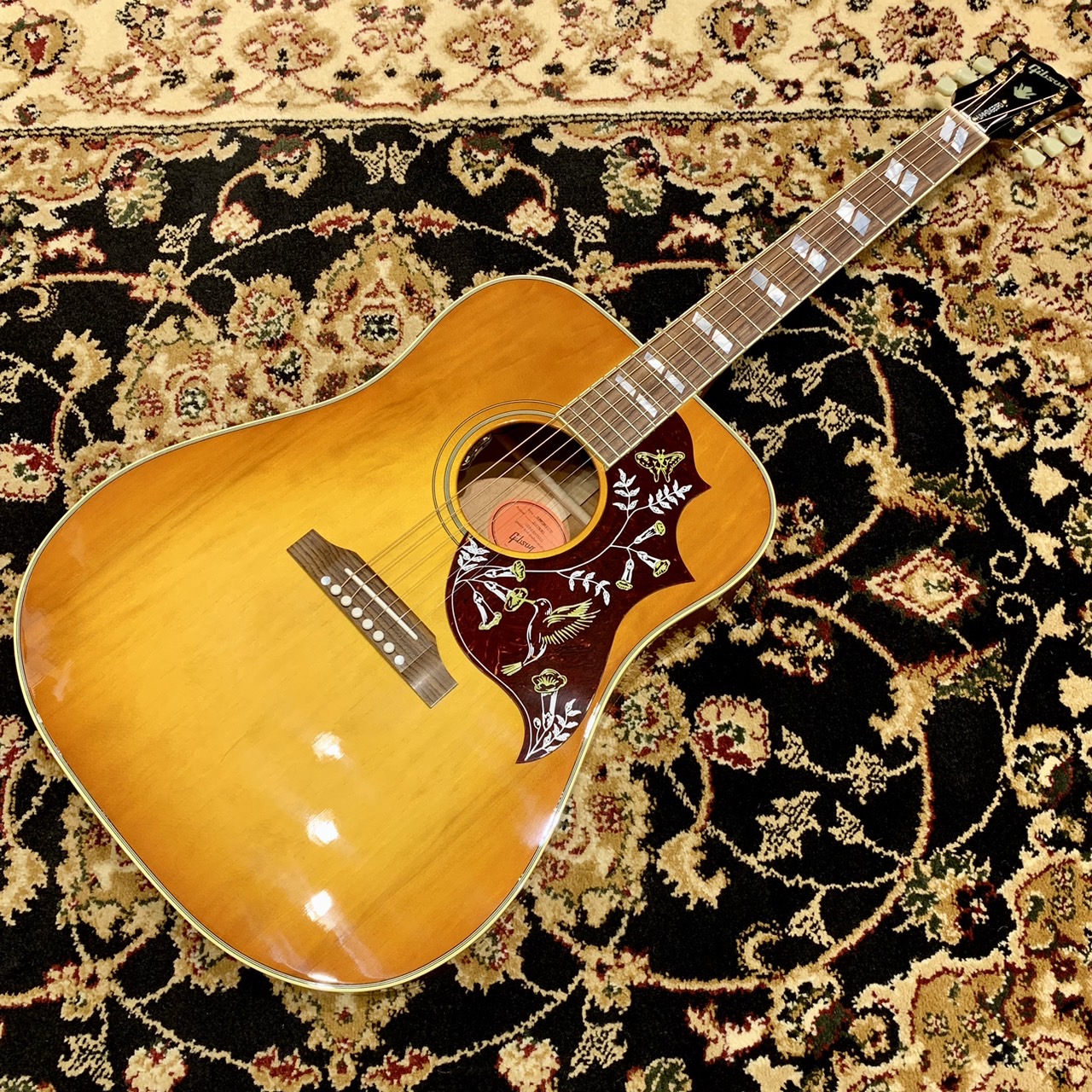 Hummingbird Original Heritage Cherry Sunburst