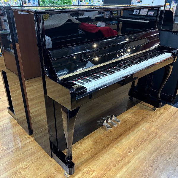 KAWAI　C48RG（2011年製）<br />
高さ122cm<br />
<br />
￥517,000(税込)