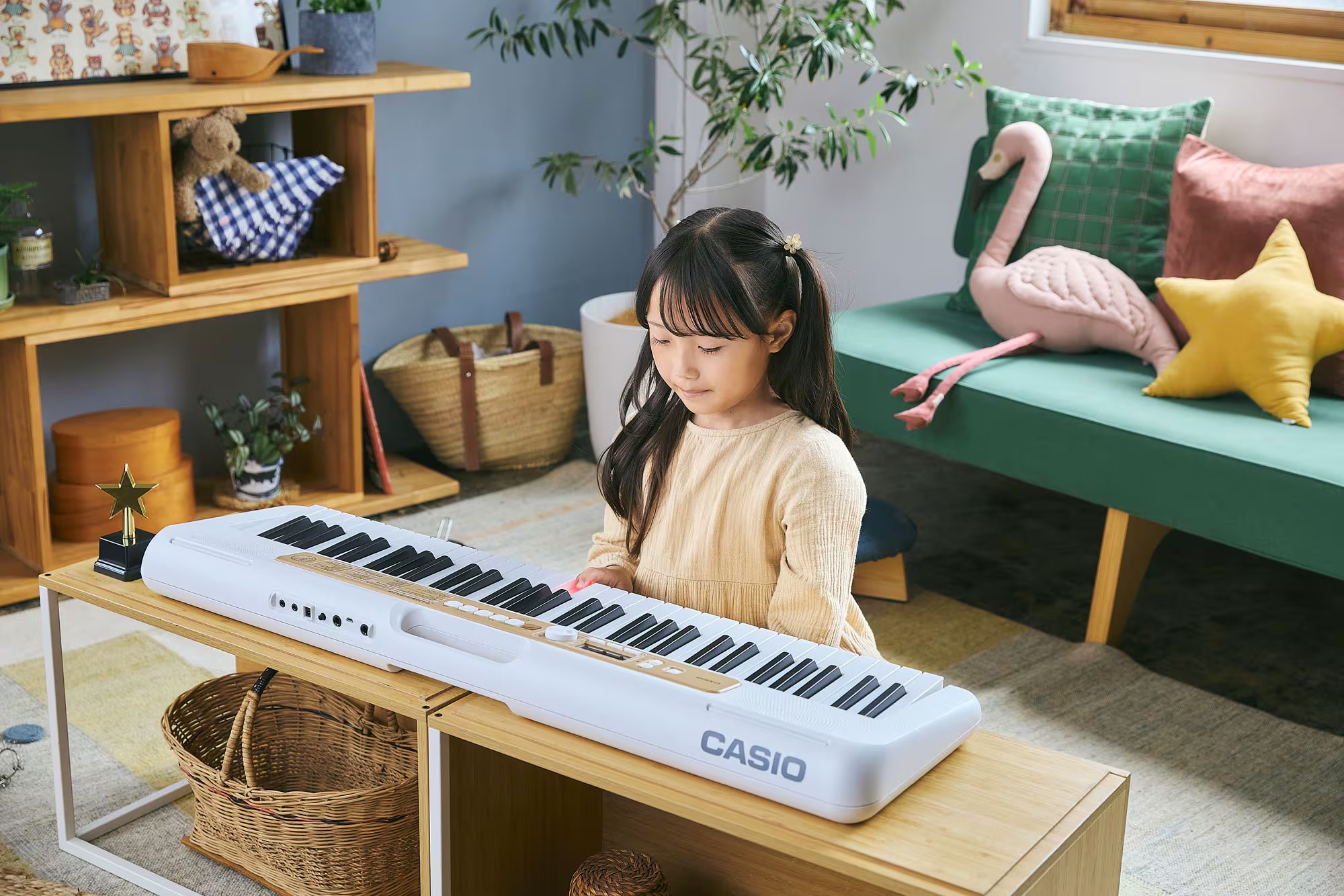 CASIOの定番キーボード「LKシリーズ」の最新モデルです。(※2025年8月現在)