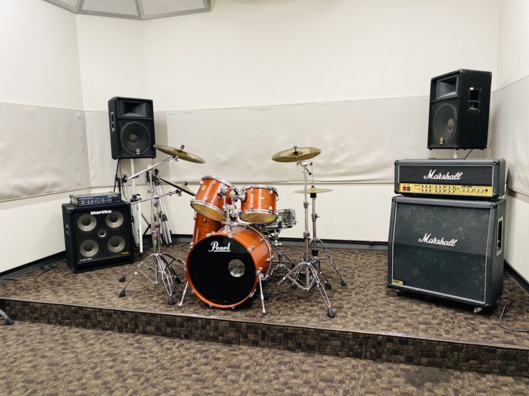 音楽が好きな新入部員の皆さん、ご入部おめでとうございます！軽音楽部は部内ライブや文化祭などのイベントでの演奏が主な活動内容となっていることが多いです。この記事では3年間の部活動を支える、相棒選びをお助けいたします！ もちろん経験者の方や先生方や、先輩達も参考にしてください♪ CONTENTSドラム■ [&hellip;]