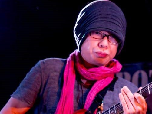 CONTENTS講師プロフィール講師へのインタビュー講師コメント島村楽器音楽教室の魅力についてコース詳細島村楽器直方店内・音楽教室の様子発表会・イベントのご案内よくあるご質問ご入会をお考えの方へ体験レッスンお申し込みはこちらお問い合わせ講師プロフィール DEEP PURPLEやMr.BIGなどをよく [&hellip;]