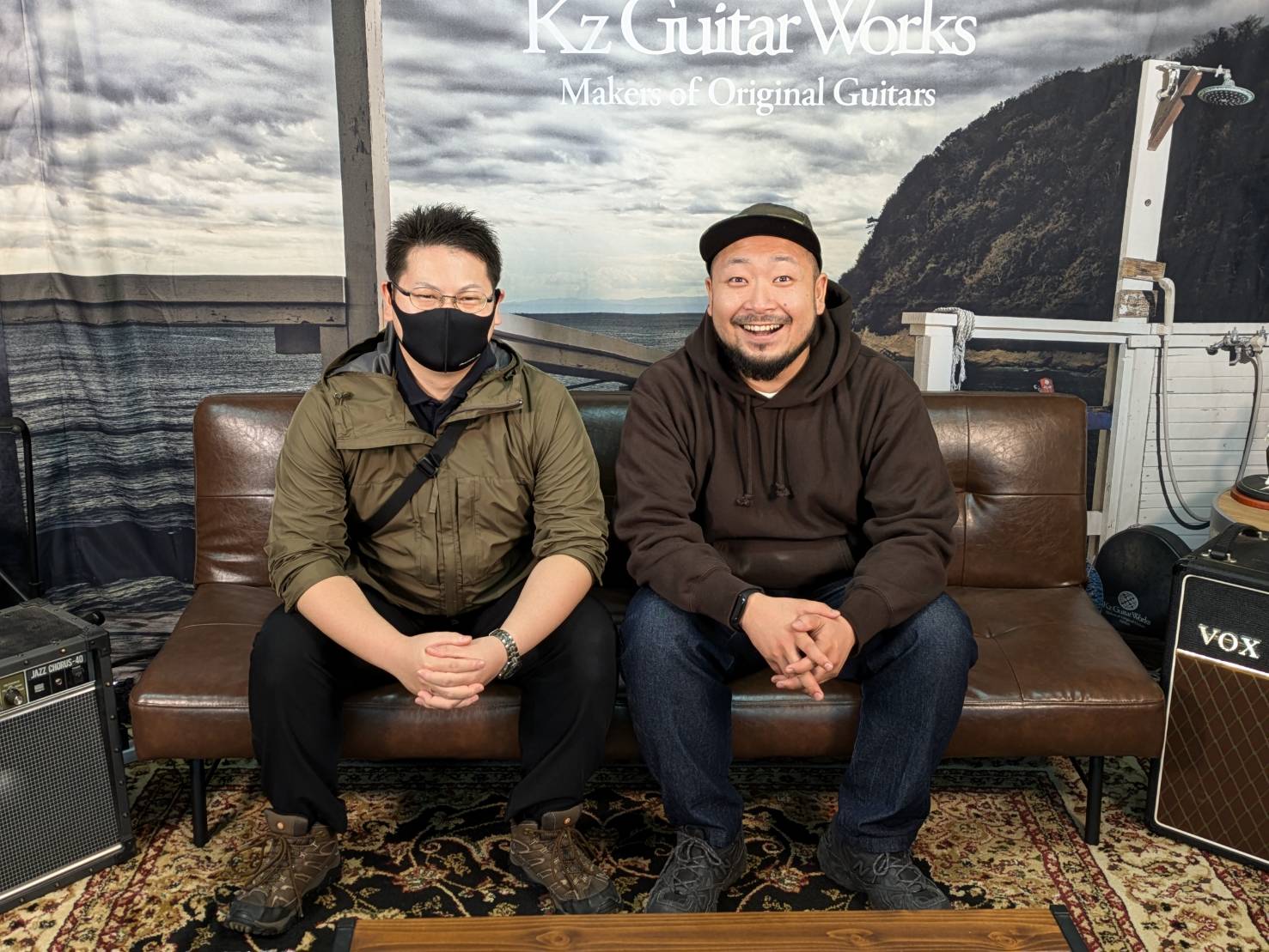 皆さんこんにちは。島村楽器ダイナシティ小田原店のエレキギター担当の白井です。本日はとある企画のために神奈川県逗子市に工房を構える”Kz Guitar Works”さんにお邪魔しています。 Kz Guitar Works 神奈川県逗子市に工房を構えるハンドメイドギター工房。代表の伊集院氏はQUEENの […]