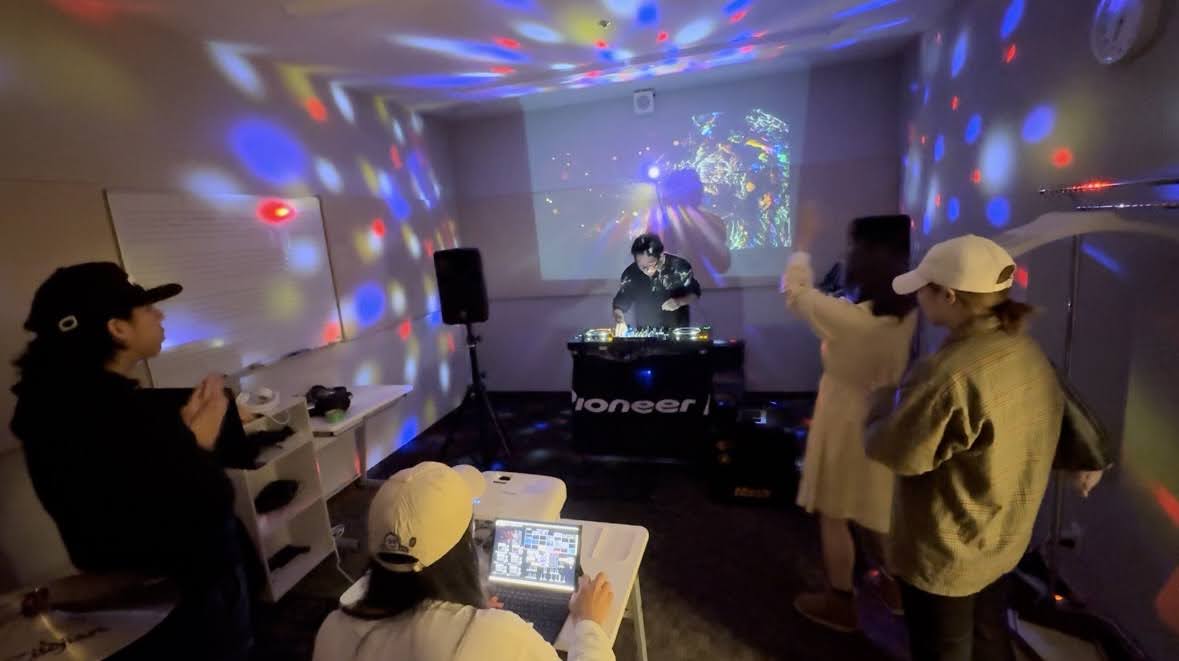 こんにちは！DJ担当石岡です！ 今回は11/18（日）に島村楽器ダイナシティ小田原店で行われた第3回 Club ODAWARA の様子をレポートしていきます！ CONTENTS使用機材参加DJの方々番外編Club ODAWARA に参加してみませんか？使用機材 今回も使用した機材はPioneer D […]