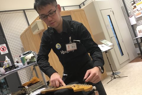 スタッフ写真 エレキギター、ベース、ドラム 柳川司