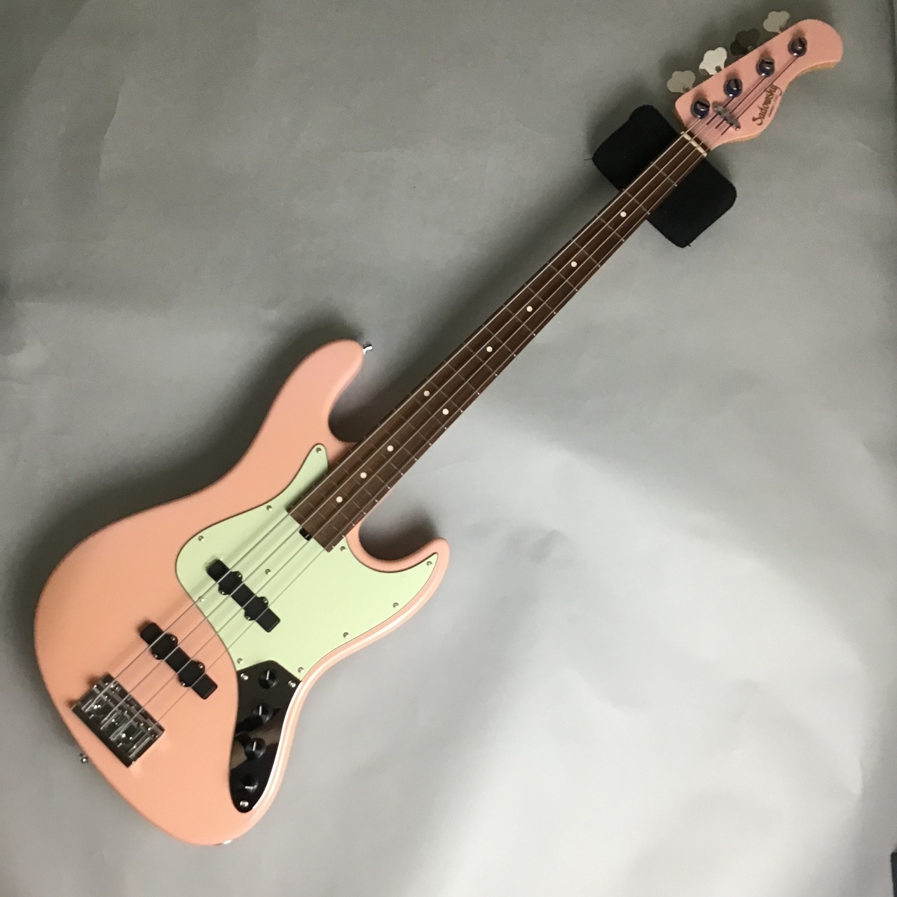 【中古入荷情報】Sadowsky TYO Modern Edge J Bass 4strings -Shell Pink- 入荷しました！