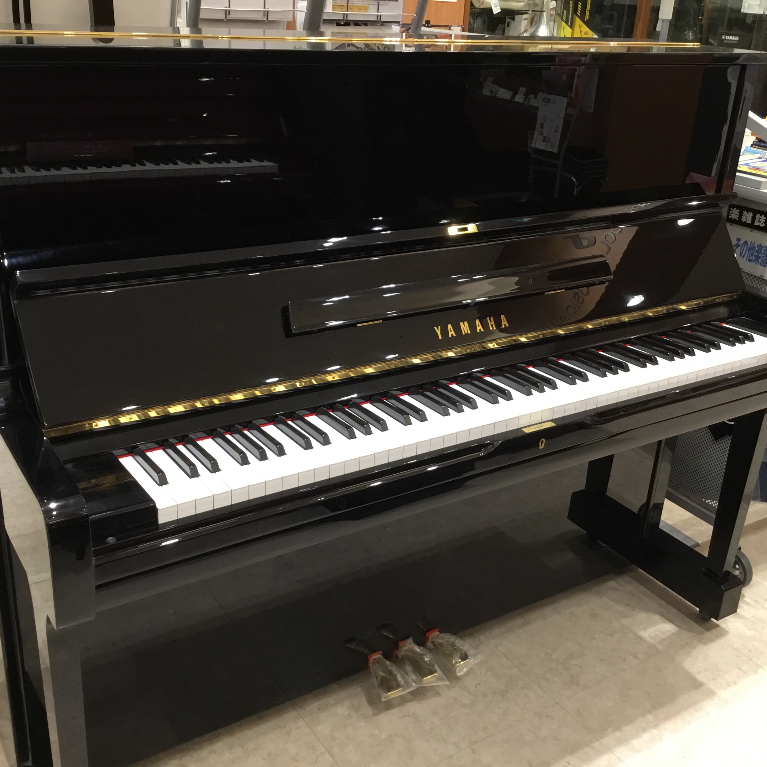 中古アップライトピアノYAMAHA　U1A