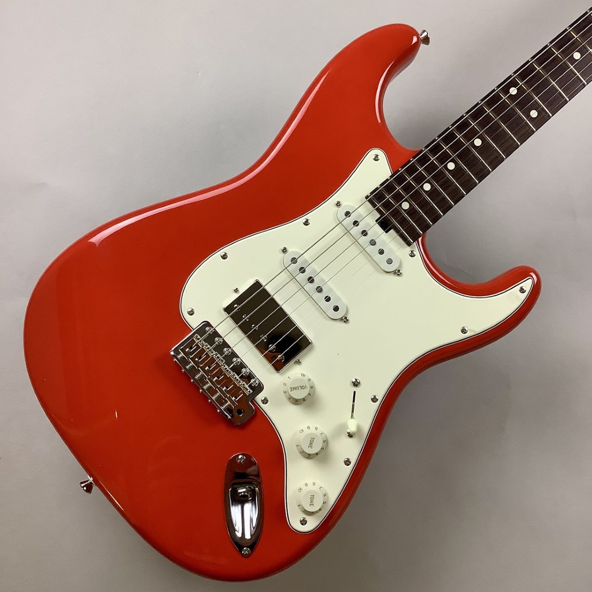 Red house GuitarsGeneral S/SSH Dakota Red S/N:007124
