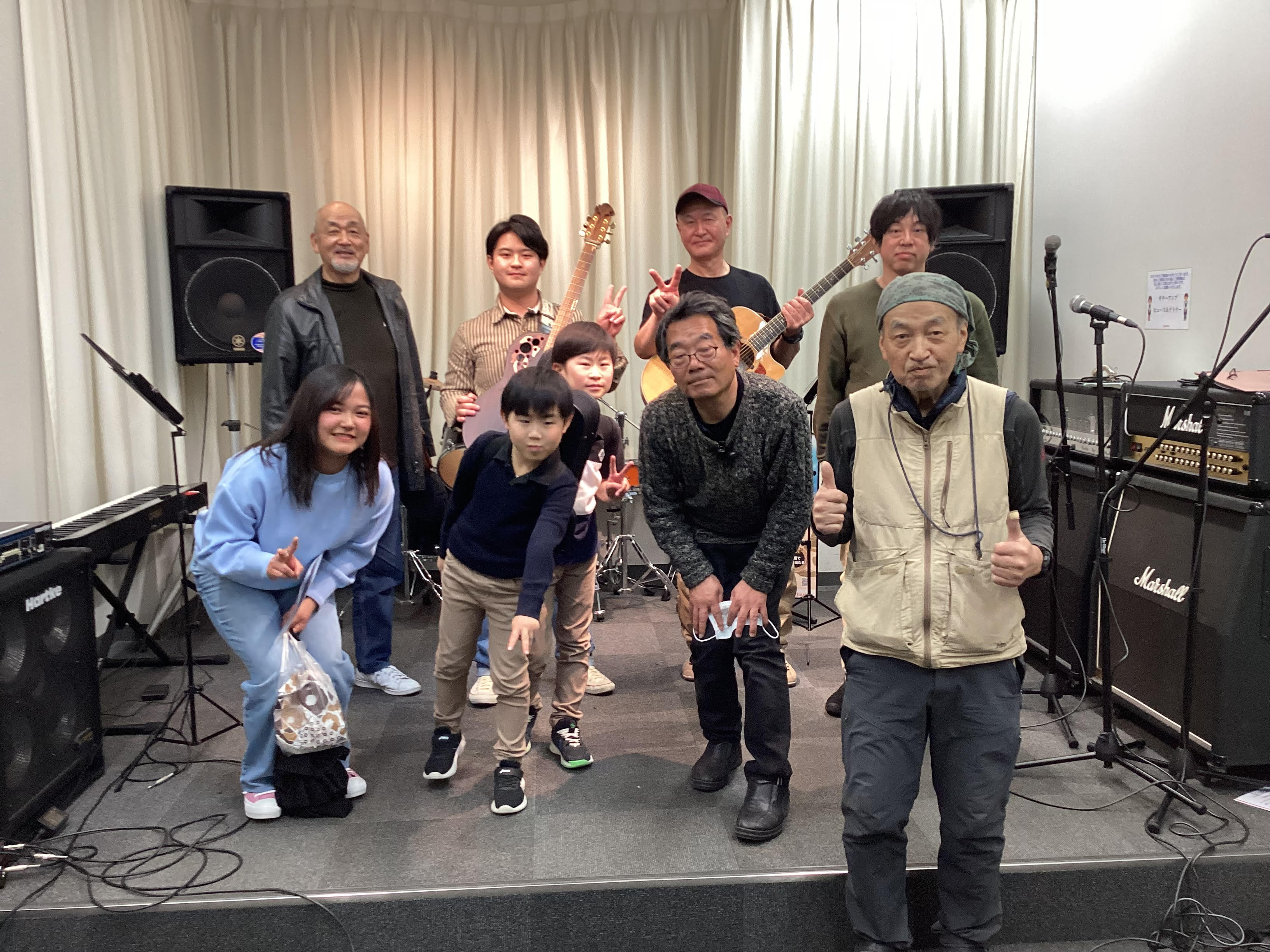 こんにちは！アクアウォーク大垣店の青木です！今回は先日開催されたアコパラ2025の大垣店ライブ第3回の様子をお届けします！ CONTENTS出演者紹介次回は3/30！出演者紹介 ①Mac.Y 今回のトップバッターはMac.Yさん！去年の初ライブから一年、多くのライブ経験を経て大垣店アコパラへ舞い戻っ […]